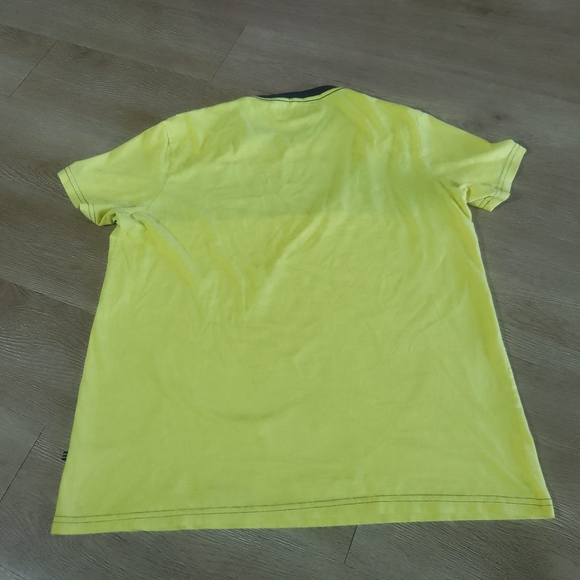 Guess Yellow and Black Short Sleeve Tee - Picture 4 of 4